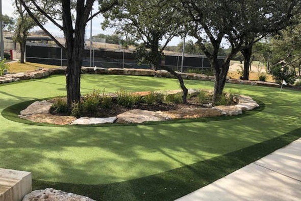 Kennewick residential backyard putting green grass
